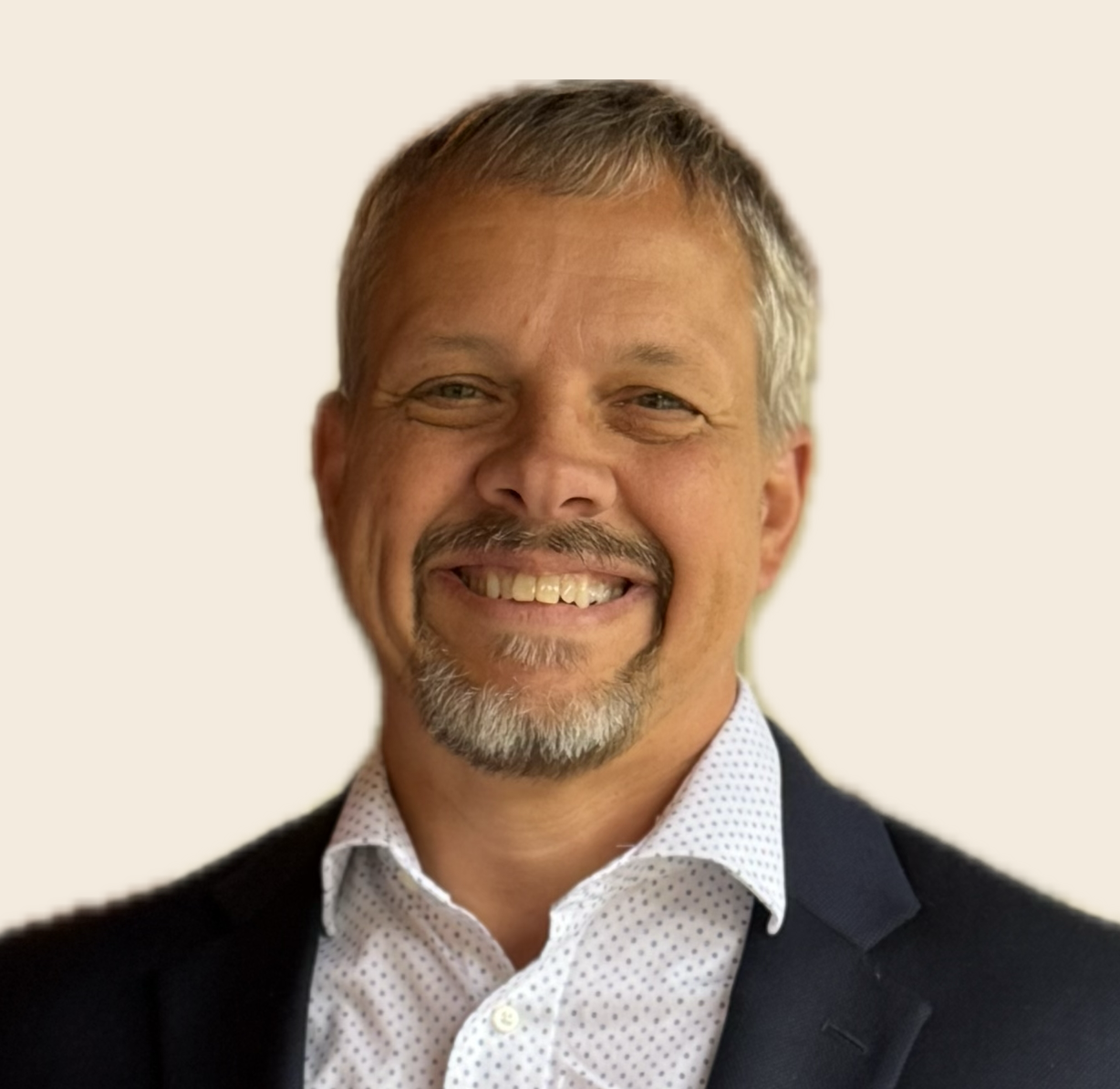 Tom — IT and cybersecurity expert who helps creators with email deliverability